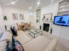 Refined Hammersmith 3-bedroom with rooftop terrace